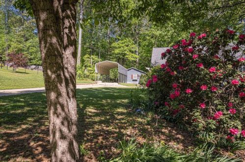 255 Oak Leaf Dr, Stockbridge, GA 30281-5809