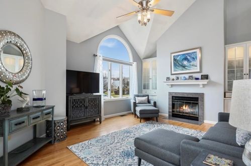 81 Oceanwoods Dr, North Kingstown, RI 02852-7100
