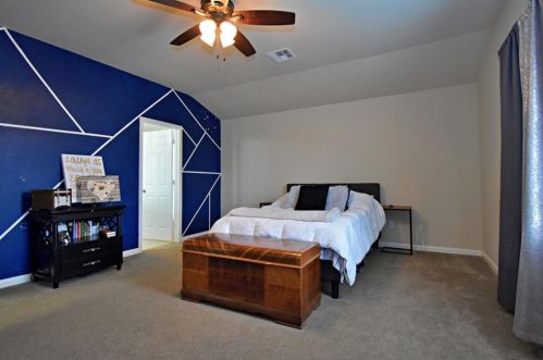 1065 Four Seasons Farm Dr, Uhland TX 78640-5765 exterior