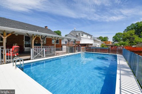 5817 Brunswick St, Springfield, VA 22150-3236