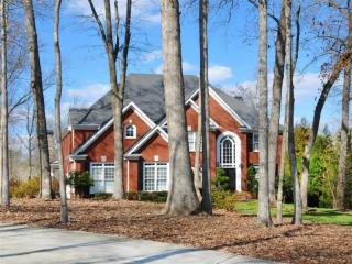 4970 Price Dr, Suwanee, GA 30024-4186
