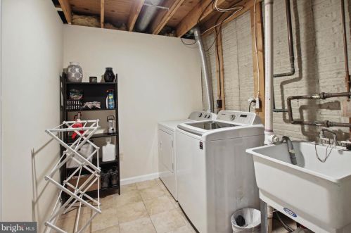 3305 Sea Prt Way, Silver Spring MD 20902-2200 exterior