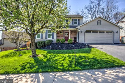 138 Windsor Dr, Ephrata, PA 17522-2651