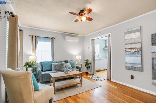 1567 Plaza Dr, San Leandro CA  94578-1968 exterior