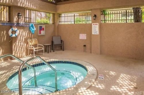 2367 Archwood Ln, Simi Valley CA  93063-6144 exterior