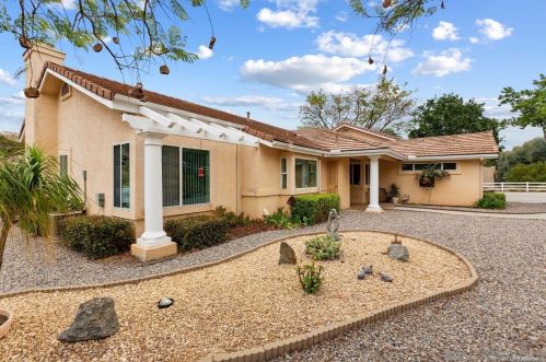 10098 Pebble Creek Ln, El Cajon, CA 92021-6023