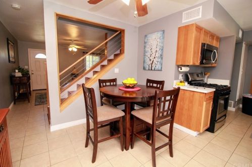 716 Fairhaven St, Anaheim CA  92801-4002 exterior