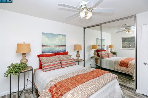 1294 New York Dr, Concord CA  94521-4617 exterior