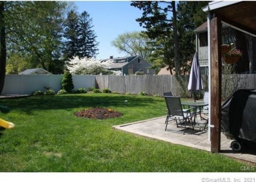 9 Triangle St, Norwalk CT  06855-1603 exterior