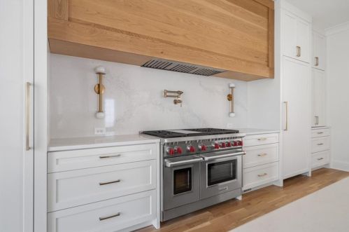 679 Moores Mill Rd, Atlanta GA  30327-0015 exterior