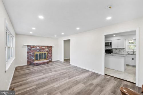52 Fox Chase Dr, Blenheim NJ  08012-4462 exterior
