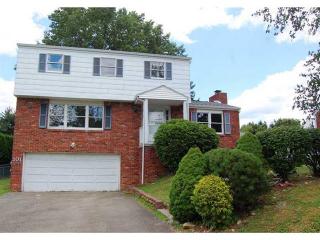 101 Willow Xing Rd, Greensburg PA  15601-9147 exterior