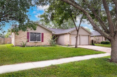 208 Tara Plantation Dr, Richmond TX  77469-5917 exterior