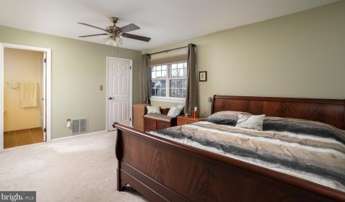 11 Heritage Ct, Trenton NJ 08628-3603 exterior