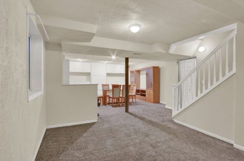 7272 Presidential Dr, Gurnee IL  60031-5302 exterior