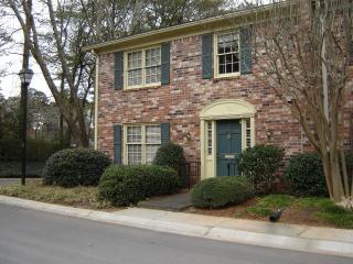 2450 Leafgate Rd, Decatur, GA 30033-2108