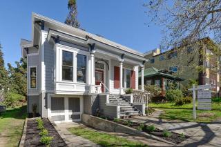 2811 Parker St, Berkeley, CA 94704-3117