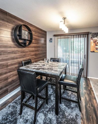 1677 Hickory Hill Dr, Saint Paul MN  55122-2527 exterior