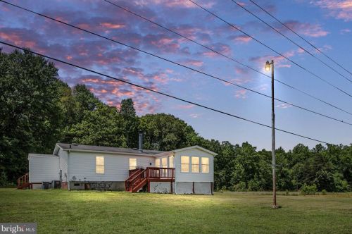 9927 Gordon Rd, Spotsylvania, VA 22553-3717
