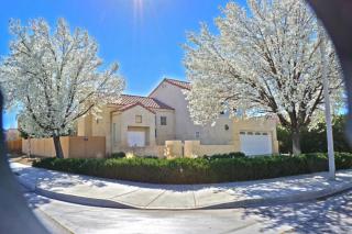 3732 Hollowglen Dr, Palmdale, CA 93550-6694