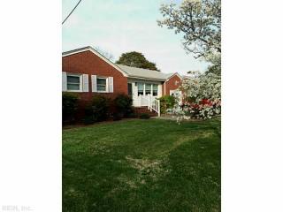 812 Melvin Dr, Portsmouth, VA 23701-1028