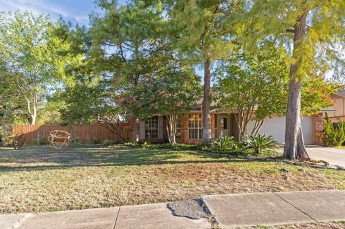 1108 Sea Ter, Irving TX 75060-7716 exterior