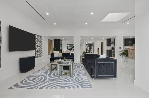 2434 Delisle Ct, Glendale CA  91208-2210 exterior