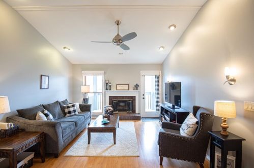 3608 Timberbridge Dr, Valpo, IN 46383-2689