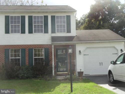 2033 Wyatt Cir, York, PA 17315-3675