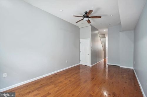 528 13 St, Philadelphia PA  19147-4533 exterior