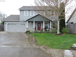 2216 Eagles Dr, Lebanon, OR 97355-3896