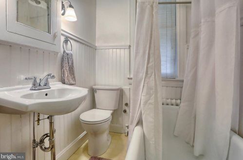 263 Walnut St, Carlisle PA  17013-3735 exterior