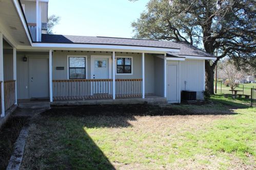 7240 Airport Rd, Georgetown, TX 78628-1201