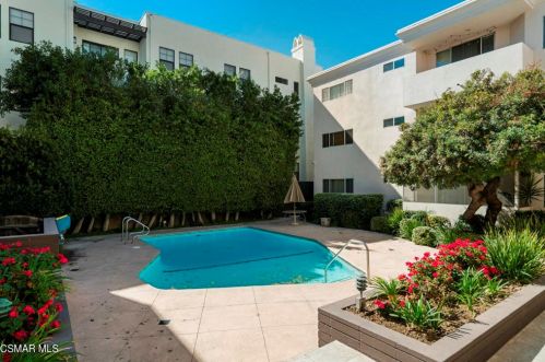 4637 Willis Ave, Van Nuys CA  91403-2646 exterior