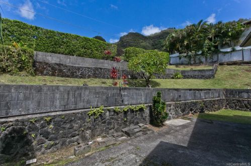 3028 Holua Way, Honolulu HI  96819-2932 exterior