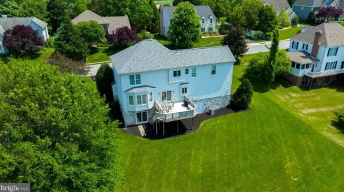 2335 Ashleigh Dr, York, PA 17402-4986