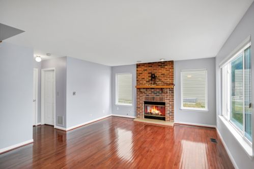 841 Tamarac Dr, Carol Stream IL  60188-4427 exterior