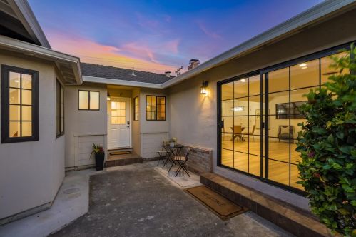 1050 Danbury Dr, San Jose, CA 95129-2915
