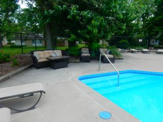 5439 Clinton St, Fort Wayne IN  46825-5756 exterior