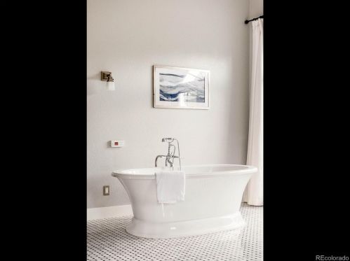 27946 Meadowlark Dr, Denver CO  80401-9747 exterior