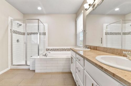 6632 Muscadine Ct, Denver CO  80016 exterior