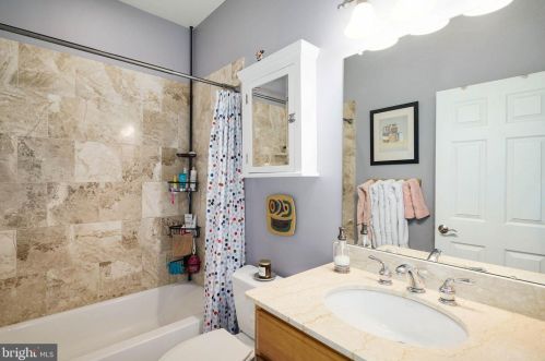 809 20 St, Philadelphia PA 19130-2025 exterior