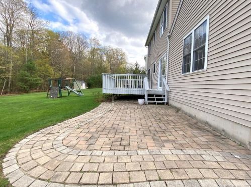560 Wood Duck Dr, Torrington CT  06790-2587 exterior