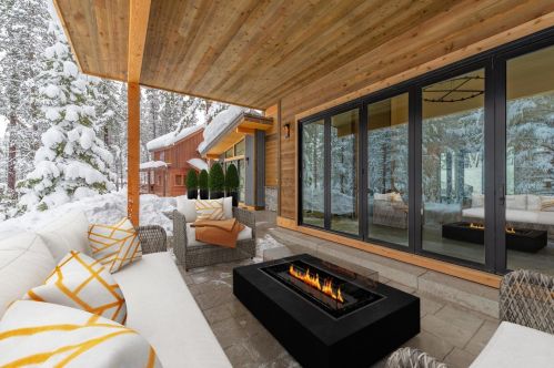 11861 Bottcher Loop, Truckee CA  96161-2793 exterior