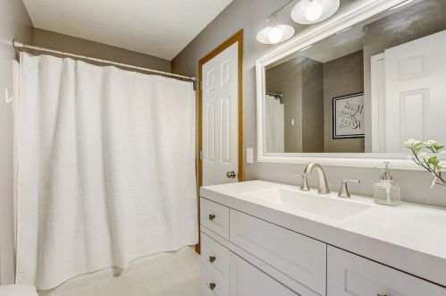 15953 Finch Ave, Saint Paul MN  55124-5811 exterior