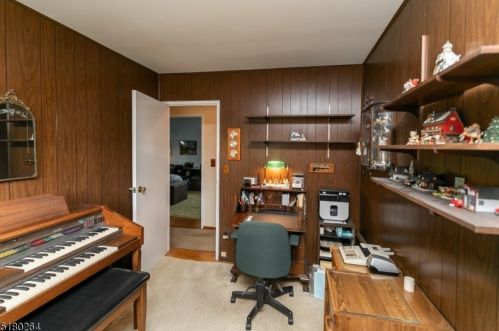 4 Lawrence Dr, Hackettstown NJ  07840-2510 exterior