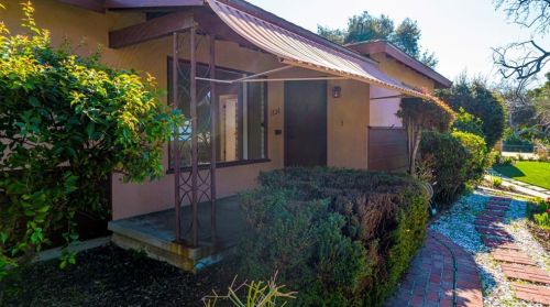 1828 Canada Blvd, Glendale CA  91208-2610 exterior