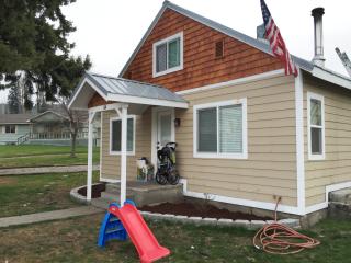 54 Madison St, Republic, WA 99166-8774