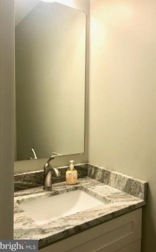 6510 Castine Ln, Springfield VA  22150-4277 exterior