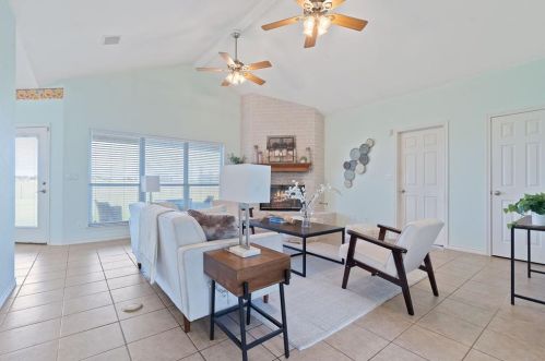 180 Youngs Pr Rd, Webberville TX 78621-5537 exterior